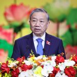 Ánh sáng Hồ Chí Minh soi đường cho chúng ta đi