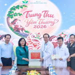 Chủ tịch Ủy ban Trung ương MTTQ Việt Nam thăm, tặng quà Trung thu cho các cháu thiếu nhi tại Bệnh viện Nhi Trung ương