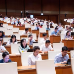 Quốc hội nghe tờ trình, thẩm tra 2 dự án luật về nhà ở, bất động sản